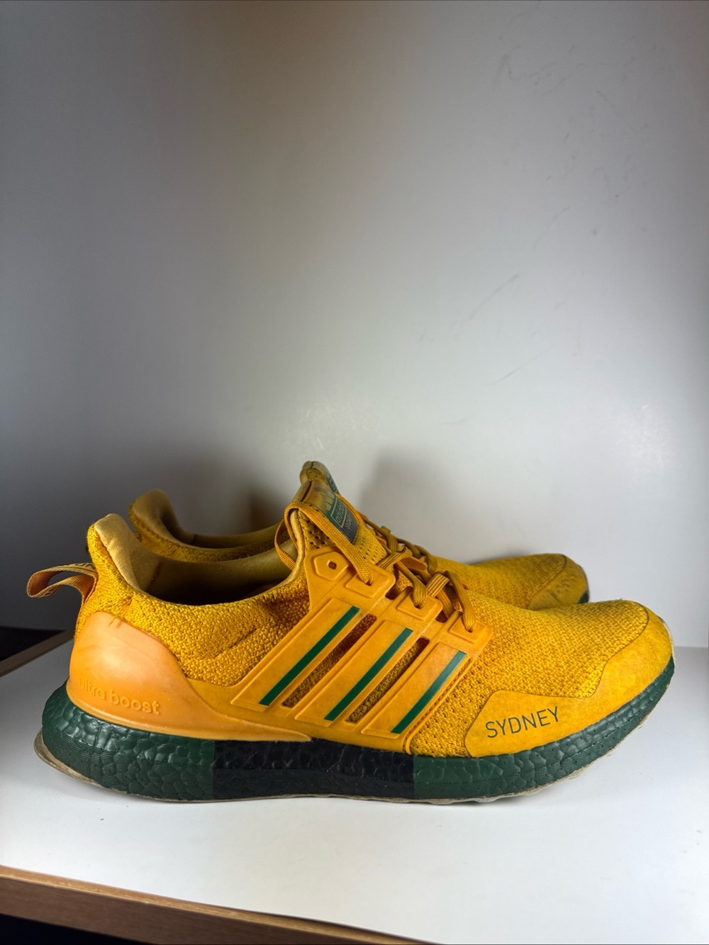 Adidas Sydney Ultra Boost DNA Men’s Size 10 Yellow/Green Sneakers